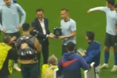 吳曦200場,蔣圣龍100場！賽前申花為兩人舉行百場儀式