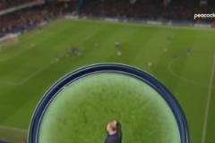 扎球王！34歲的阿扎爾秀顛易拉罐，連續(xù)顛了14下