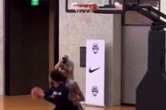 看完只會(huì)覺(jué)得大頭太厲害了！美國(guó)隊(duì)此前的隊(duì)內(nèi)單挑：布倫森vs大橋