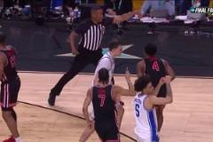 冠軍夢碎！弗拉格身后搶板被吹犯規送致命兩罰，這個吹罰合理嗎？