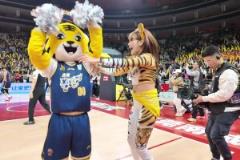 為了得到巔峰伊巴卡，歐美名媛們都付出了多大代價~