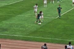 無(wú)語(yǔ)！老哥在車(chē)?yán)锟椿蜀R被絕殺，結(jié)果來(lái)了倆小毛賊偷車(chē)