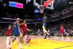 追加一級惡犯追夢上籃肘部直擊申京面部，致后者捂臉痛苦倒地