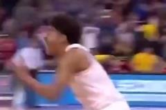 一戰成名名場面！普爾NCAA瘋狂三月超遠三分絕殺瘋狂慶祝