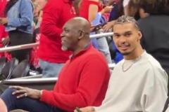 地壟溝新發型亮眼文班亞馬與火箭名宿大夢一同觀戰瘋三決賽！