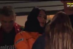 當槍迷？知名美女歌手Dua Lipa現場觀戰阿森納vs皇馬