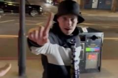 3-0完勝皇馬占先機！賽后阿森納球迷在街上嘲諷皇馬球迷