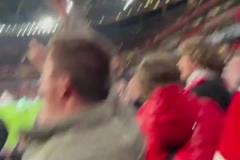 賴斯任意球雙響！進球后阿森納球迷瞬間沸騰瘋狂慶祝