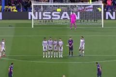 歐冠官方發(fā)布梅西任意球破門：任意球完美嗎？