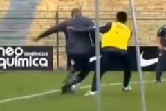 身材走樣但威力依舊！科林蒂安的大羅是怎樣踢球的？