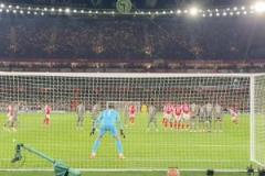 真的無解！球門后視角觀看賴斯的兩個任意球，庫爾圖瓦鞭長莫及