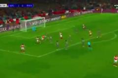 褲襪兩連神撲+阿拉巴門線解圍，酋長球場驚呼聲此起彼伏！