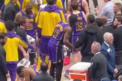 今天的頭號主角！東契奇拿了45分下場后，湖人替補席一片歡呼！