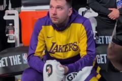 東契奇重回達拉斯看致敬自己視屏 滿眼都是過去7年的影子