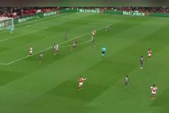 頂級態度！馬丁內利第90分鐘從對方禁區沖刺回防到自家禁區