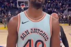 卡子哥今天主打一個飛天遁地，在為季后賽熱身呢！？