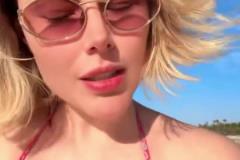 這泳衣尺碼小了！歐冠女主持這身材真的呼之欲出