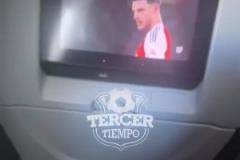 國內航空也需要這個！球迷在飛機上觀看歐冠阿森納vs皇馬