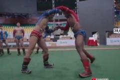 WWE？！甲亢哥與一名蒙古職業摔跤手對決，并使出瘋狂終結技！