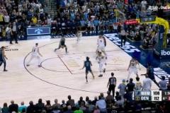 今天的威少香不香！威少積極協防造成伊迪空藍不進24秒違例