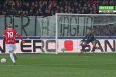 精彩的進(jìn)球！亞伯拉罕做球助攻！特奧邊路長(zhǎng)驅(qū)直入爆射近角得手！