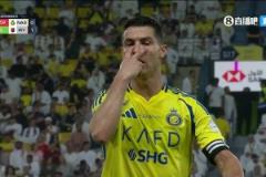 勝利上半場補時丟球！塞雷馬尼補射破門！C羅非常不滿！