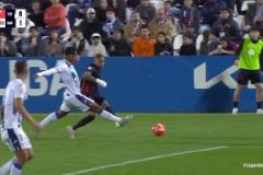 巴薩打破僵局！馬丁斷球拉菲尼亞傳中，賽恩斯鏟球解圍自擺烏龍！