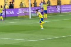 太霸氣了這球！場邊視角，看C羅精彩凌空斬！