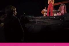 惡作劇！理發師給阿扎爾理發師披上了熱刺球衣