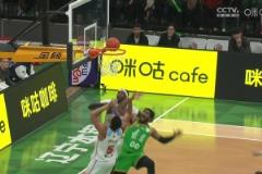 情緒失控！哈雷爾奧利弗對噴雙雙吃T 前者違體+技犯直接被驅逐