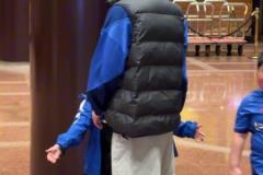 誰懂啊劉誠(chéng)宇06年才18歲，劉誠(chéng)宇臉都紅到耳根了