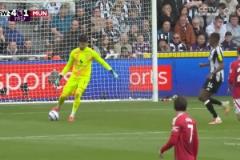 玄學(xué)定律！詹俊配張路門將叕失誤！這次是巴因德爾！