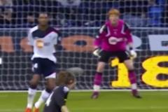 太震撼了！莫德里奇還在熱刺時(shí)，就已展現(xiàn)極強(qiáng)的遠(yuǎn)射功力！