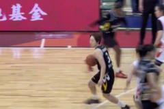 庫里教你進攻技巧，控球+腳步結合制造投籃空間，成功避開防守。