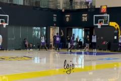 發帶077限時返場！湖人隊內訓練東契奇戴發帶現身