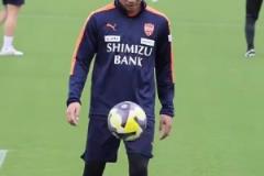 看看日本前國腳乾貴士的顛球！這節奏太舒服了