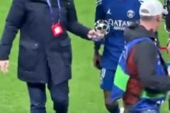 不滿意！登貝萊賽后不領最佳獎直接回更衣室