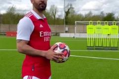 真沒那么難！國(guó)外博主教學(xué)如何輕松罰出賴斯任意球