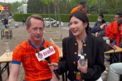 英國足球哥接受美女主持采訪：我最喜歡王大雷，因為他才喜歡泰山