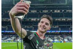 阿森納球迷號調侃：伯納烏現已開放球場頂棚，因為米飯熟了