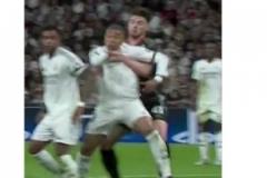 遭怒批！C羅粉絲博主：如果姆巴佩穿著阿根廷球衣那就是點球