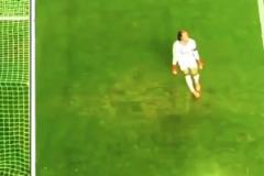 活久見！經典名場面：18歲的斯丹達爾歐冠首秀上演離譜烏龍！