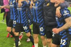 征服巴伐利亞巨人，實拍國米淘汰拜仁賽后謝場