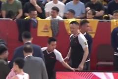 被聯盟罰款2萬！杜鋒上場怒噴主裁判：CTMD，對面拉人你不判
