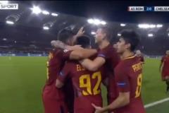 逆天摳屁股佩羅蒂用手指摳沙拉維的屁股，沙拉維還不吭聲