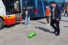 踢烏龜氣球！泰山球迷：錄上了嗎？