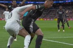 讓姆巴佩無可奈何！歐冠官方發推：薩利巴太強了