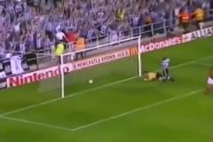 足壇最讓人傷心的時刻之一！笑著笑著就哭了的卡卡！