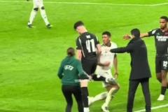 老鄉見面分外眼紅？網友曬視頻：貝林，以后國家隊不見賴斯了嗎