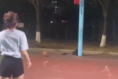 白月光級別的籃球女友